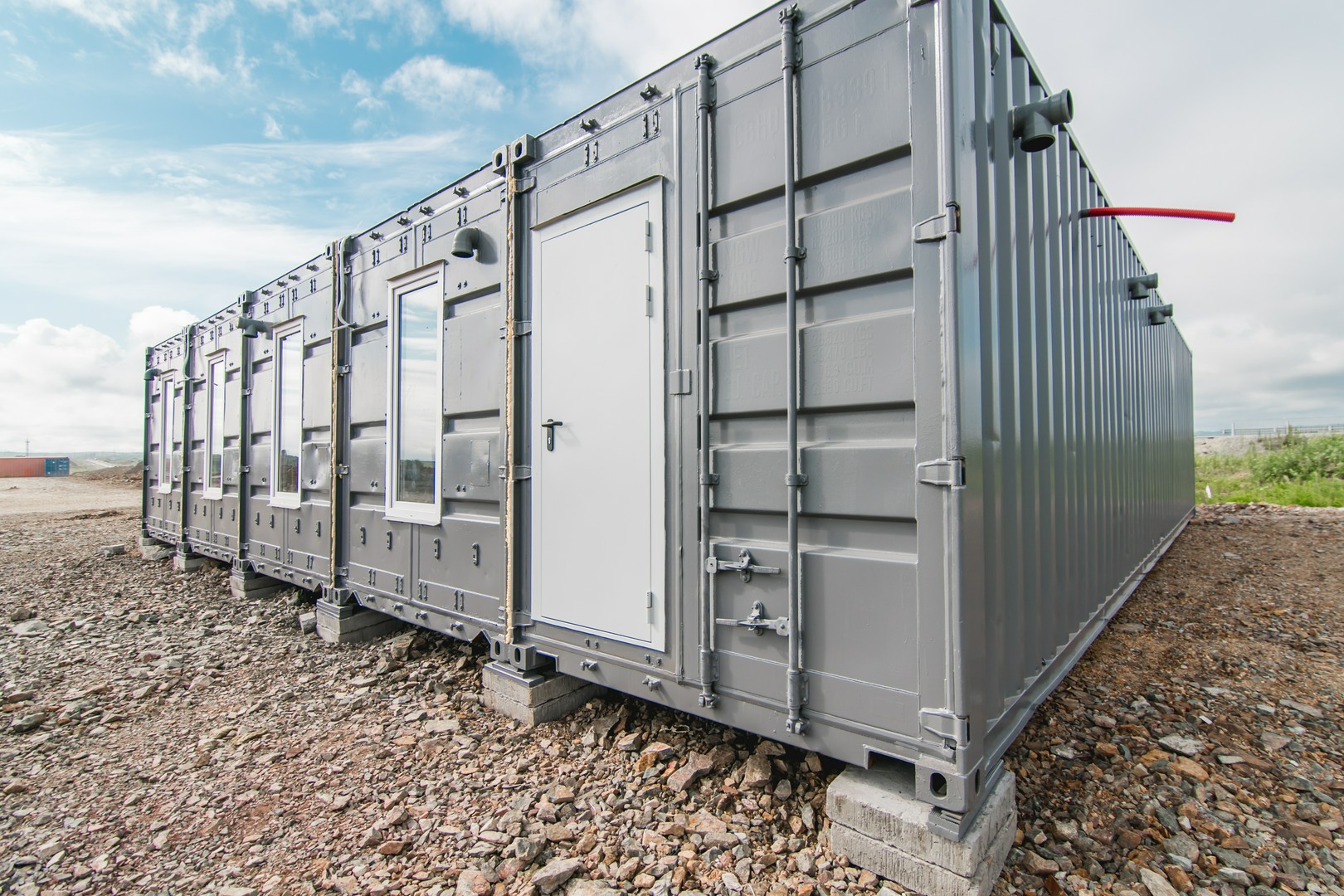 Kontenery socjalne na budowie – korzyści dla zespołu